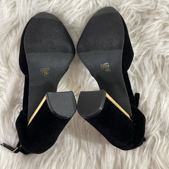 LULUS Laura Black & Gold Velvet Ankle Strap Chunky Heels Size 5 NEW - Picture 11 of 15